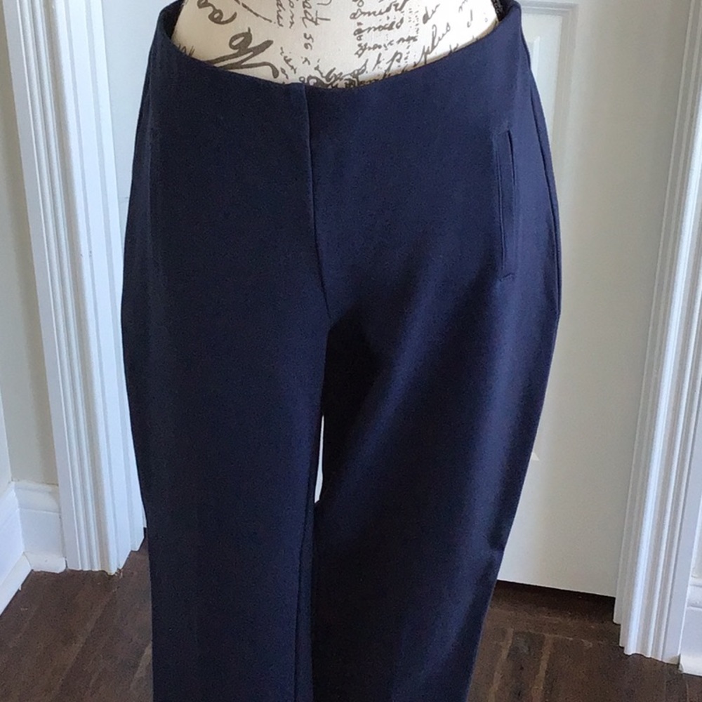Chicos Navy blue stretch flat front  pants  front pockets elastic waist Sz 1